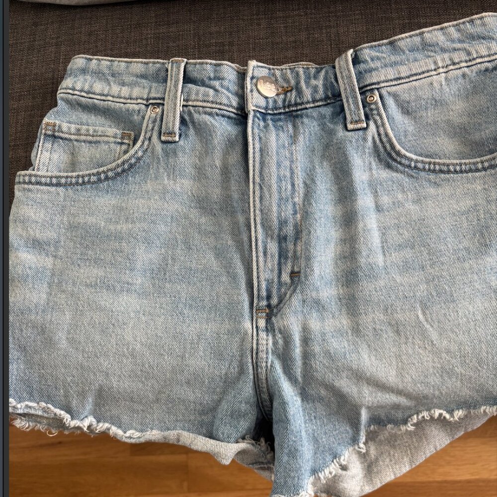 LEE DENIM HIGH RISE CUT OFF SHORTS • 29 - Picture 2 of 4